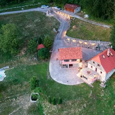 Vintage With Swimming Pool,sauna....